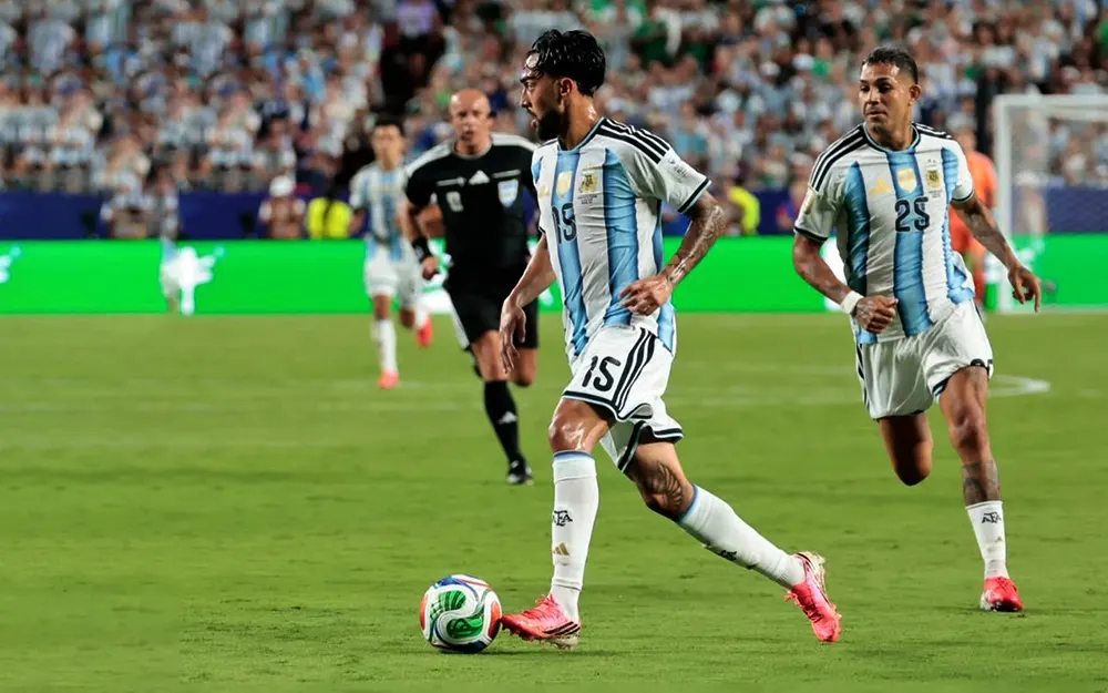 Nicolás González jugó ante Argelia y marcó un hito para el deporte escobarense
