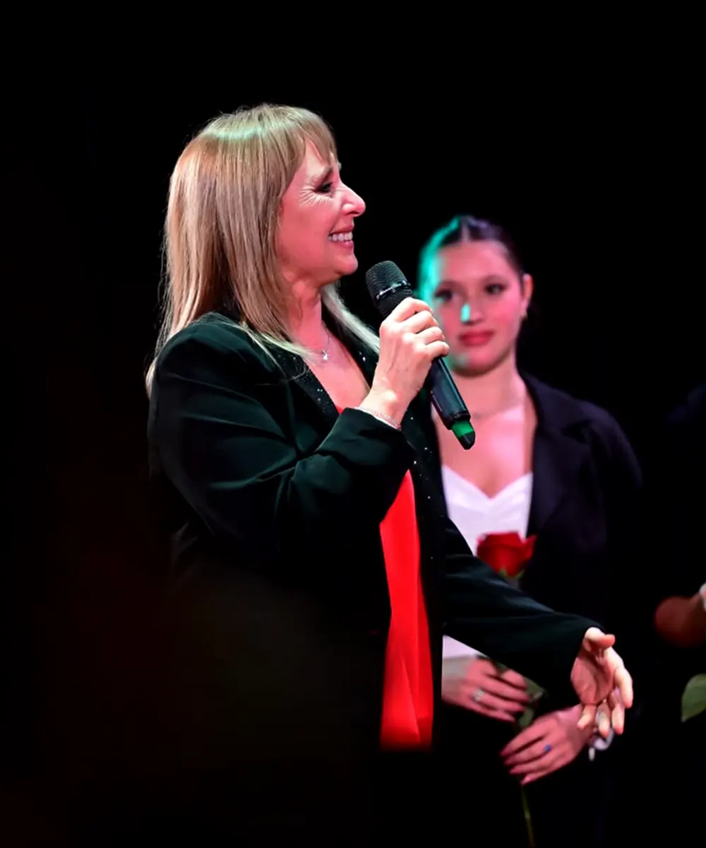Elenora Cassano recibi&oacute; un homenaje por su trayectoria.