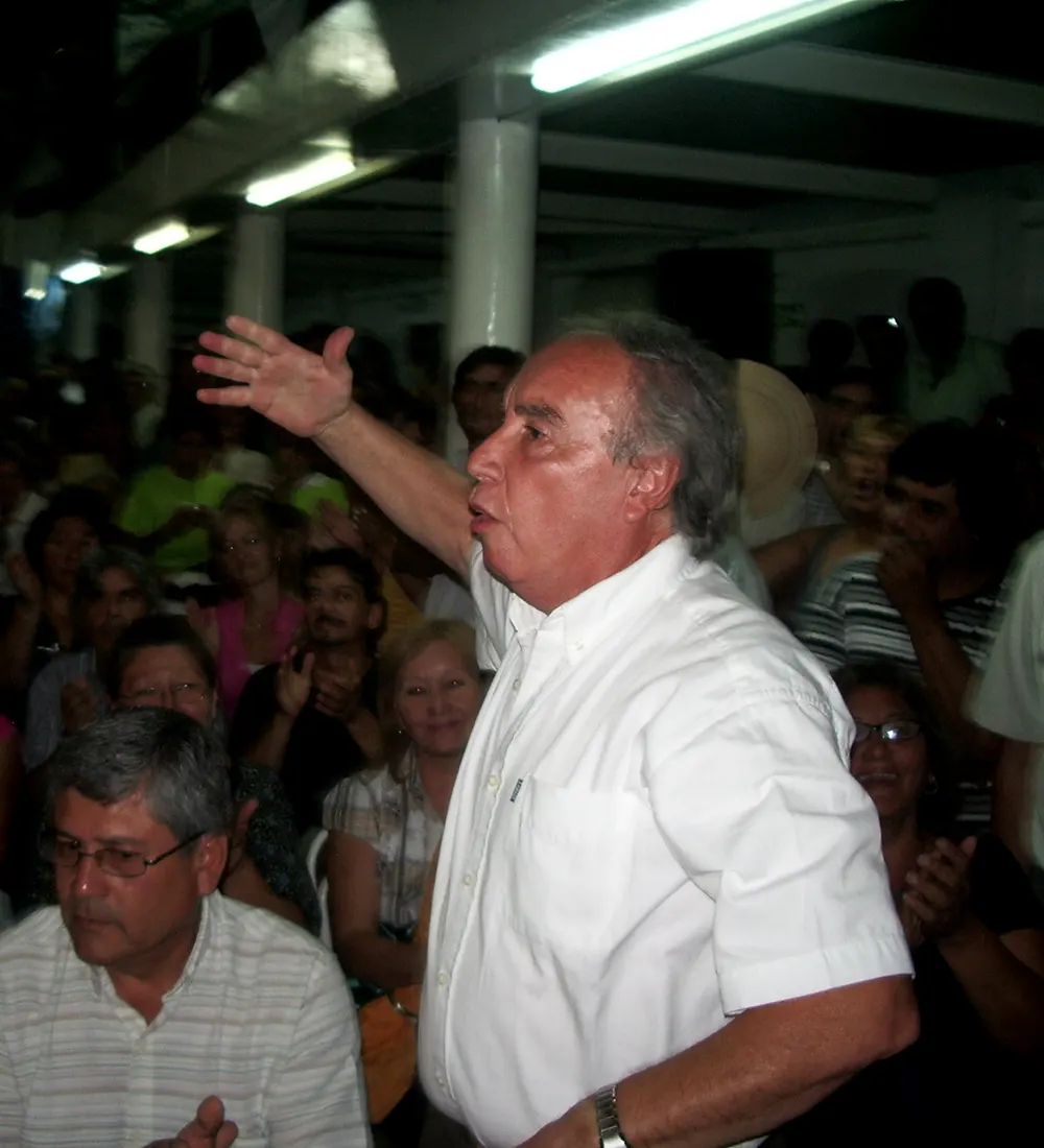 Jes&uacute;s Fernando &ldquo;Cacho&rdquo; Angioi en un acto del PJ