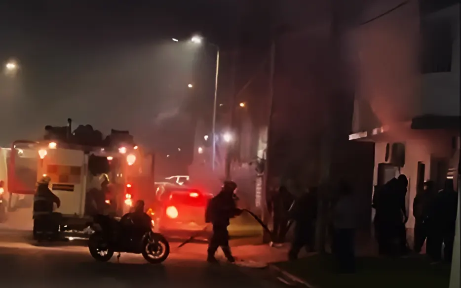 Fuego y susto: incendio en una distribuidora de golosinas de Escobar
