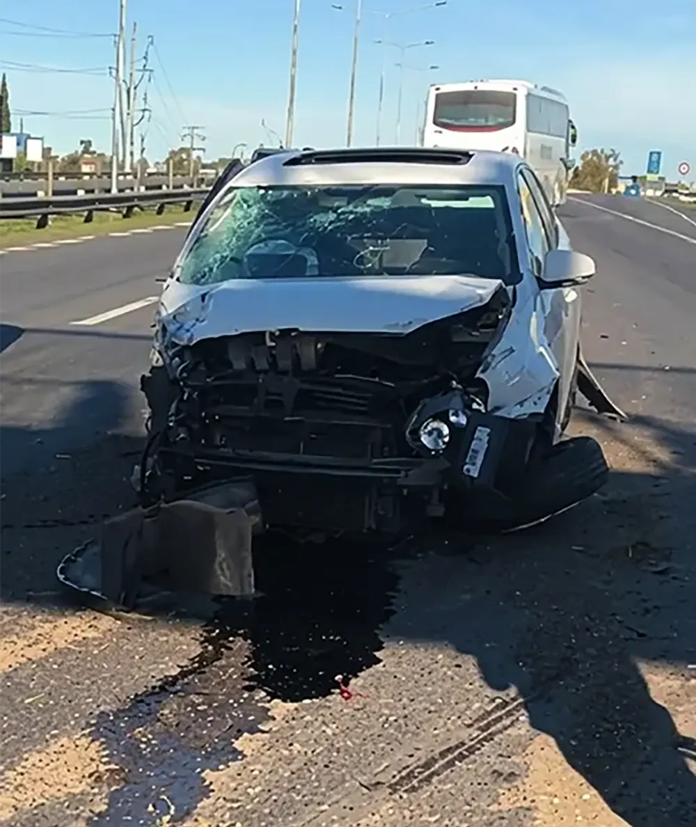 El Vento chocado por la Honda CR-V 