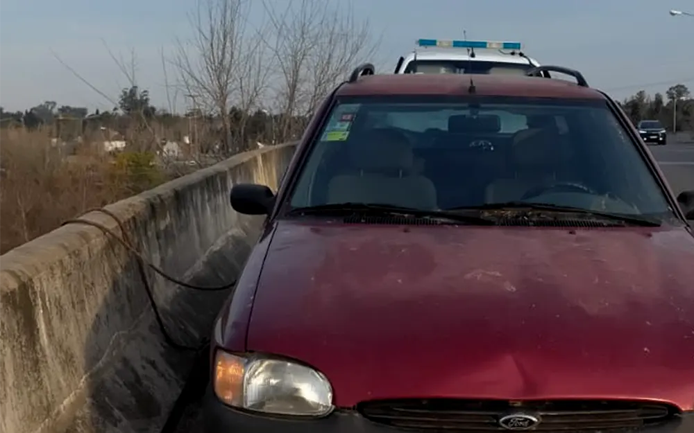 auto puente de los lagos Un hombre se quitó la vida en el puente de la avenida De Los Lagos.