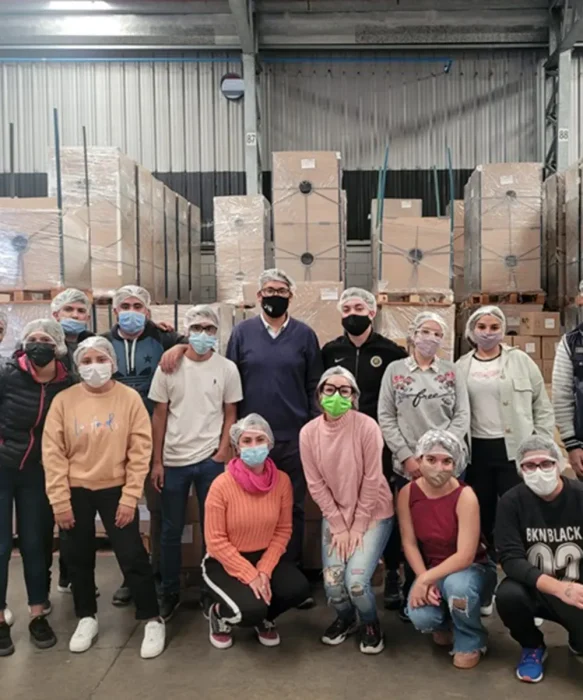 Capacitaciones Fundación Empujar visitando una Fábrica