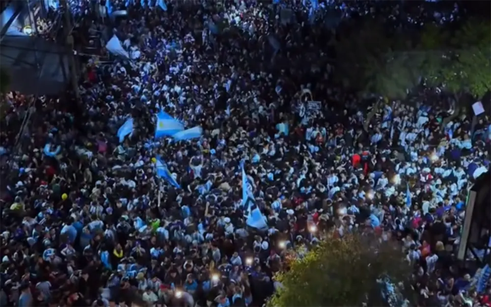 Fiesta inolvidable en Escobar, por el triunfo de la Selección Argentina ante Inglaterra.