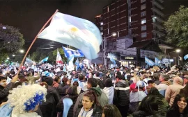 Festejos en Escobar tras el triunfo ante Suiza