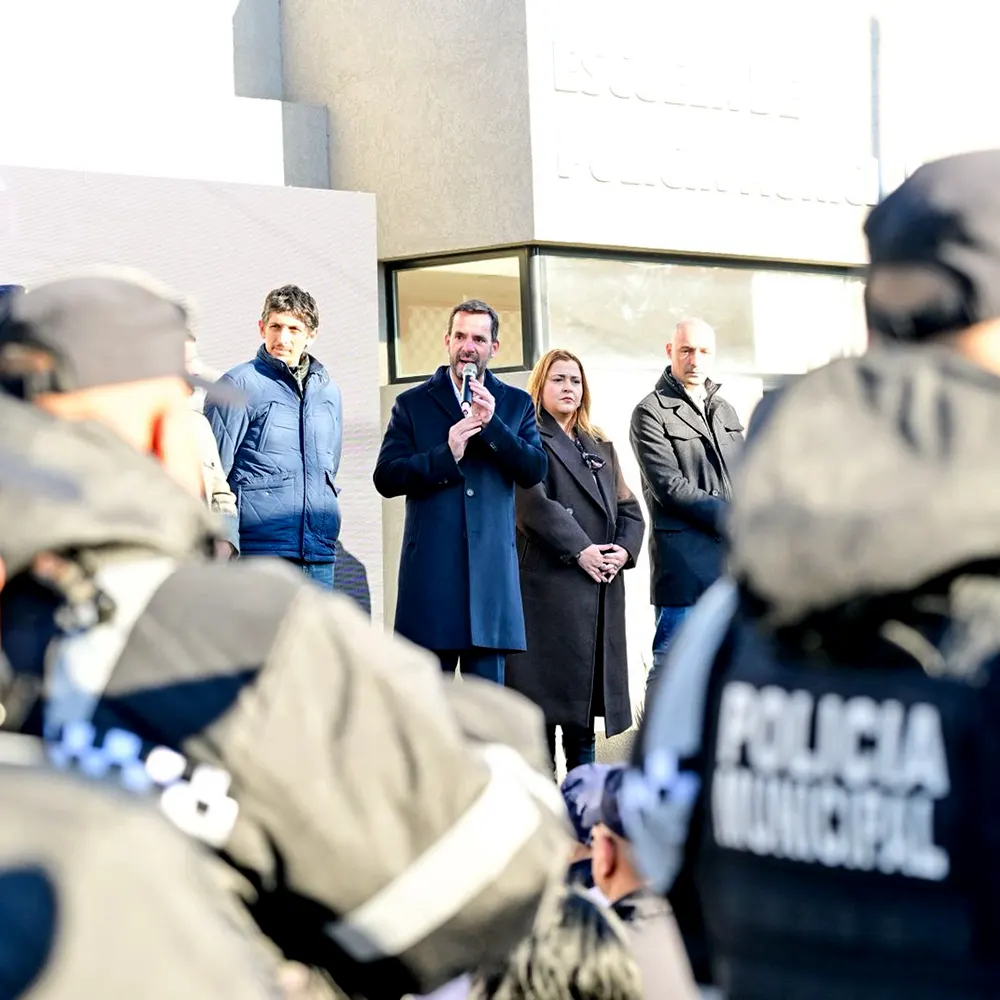 Sujarchuk durante su discurso en el acto de inauguraci&oacute;n de la Escuela de Polic&iacute;a Municipal.