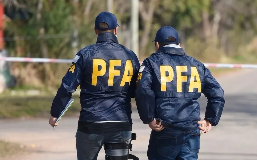 Falsos policías simularon un allanamiento y asaltaron una vivienda en Maschwitz