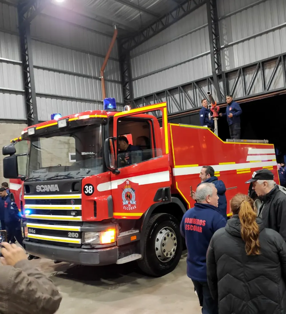 El nuevo cami&oacute;n cisterna de los Bomberos de Escobar.