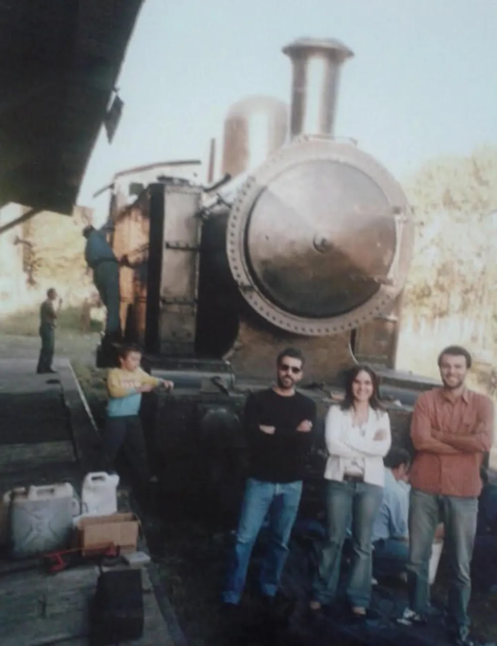 El equipo municipal a cargo de la locomotora en Escobar.