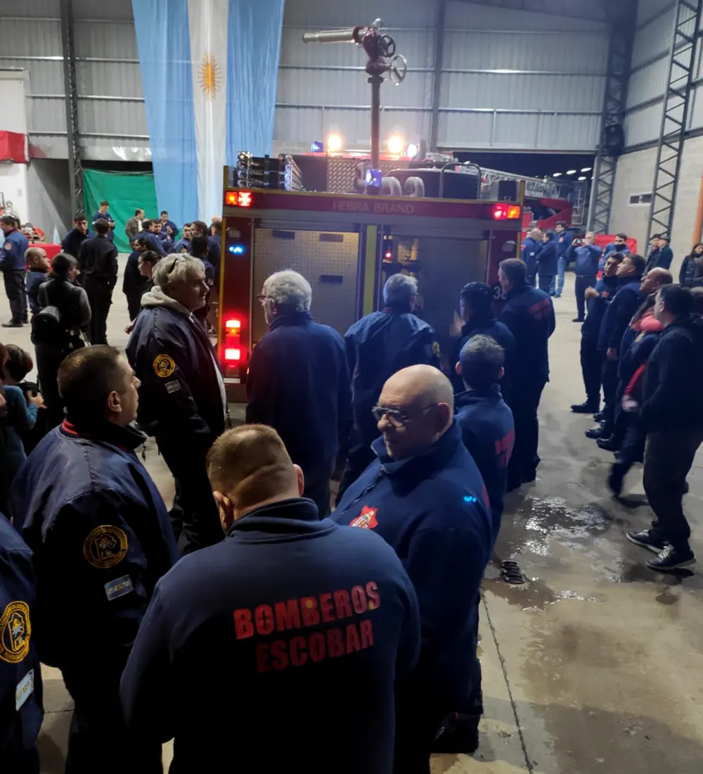 Nuevo cami&oacute;n cisterna de los bomberos.