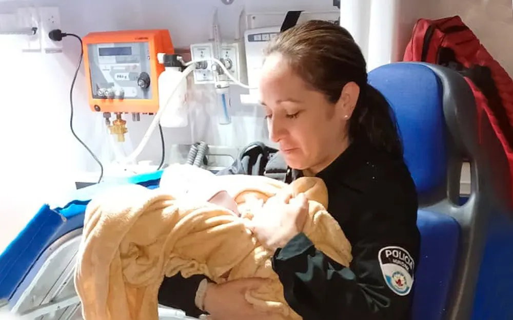 Una agente de la Policía Municipal asistió un parto de urgencia en Escobar
