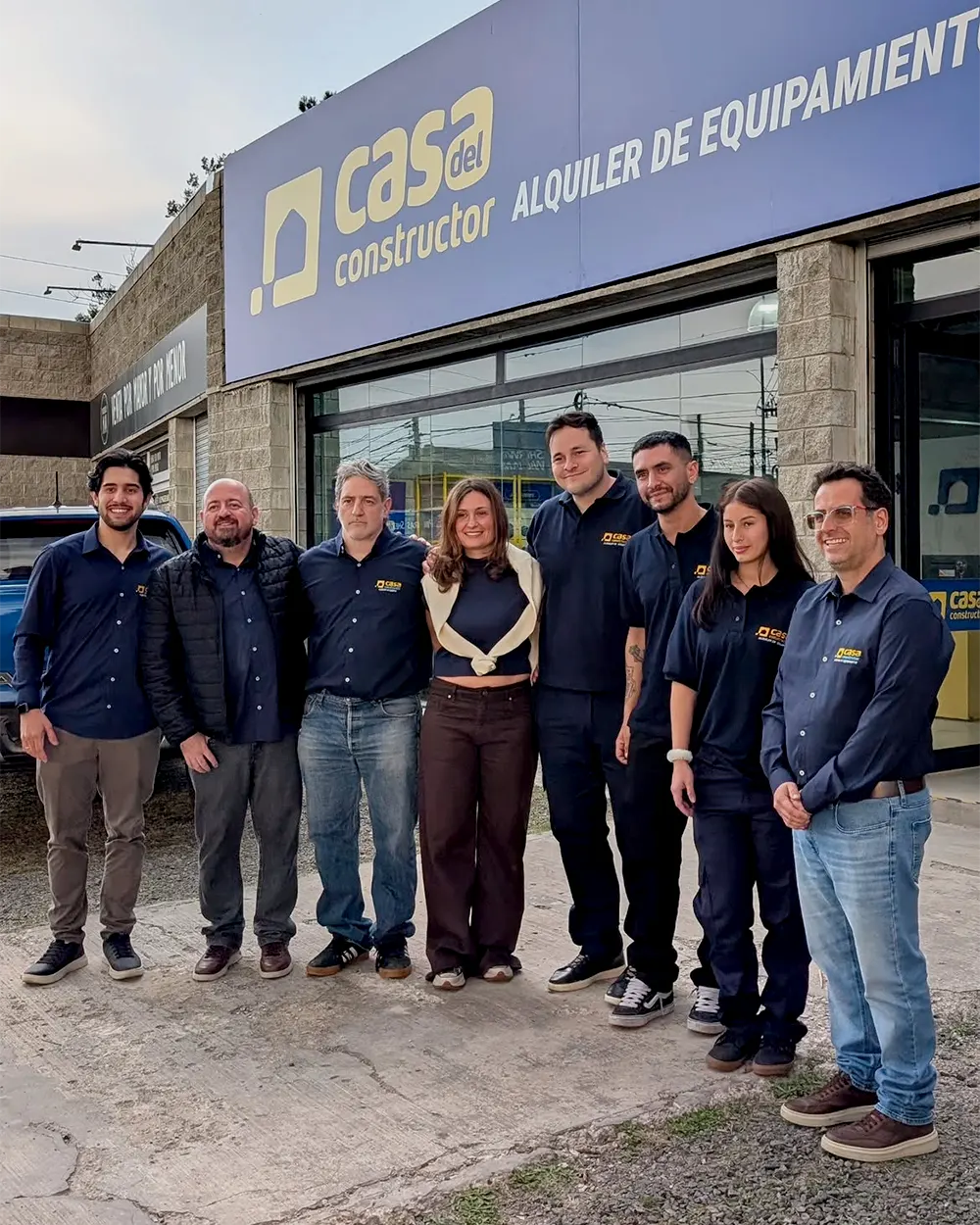 Socios y empleados de La Casa del Constructor de Escobar.