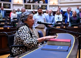 Griselda Aristi jura en silla de ruedas como diputada provincial