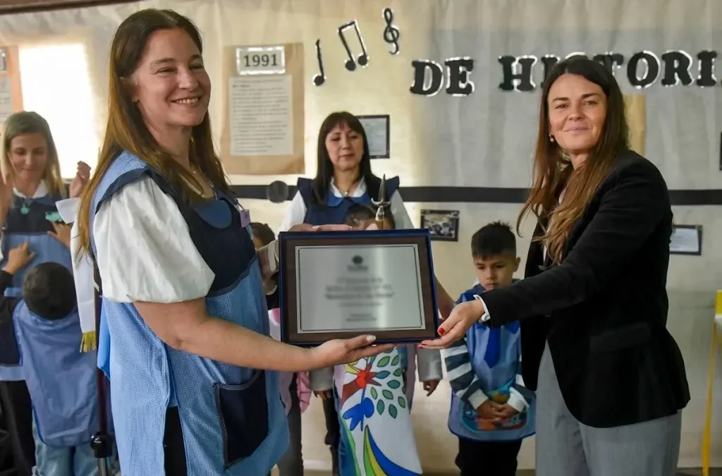 Emoción y recuerdos en el 75° aniversario del Jardín de Infantes N°901 de Escobar