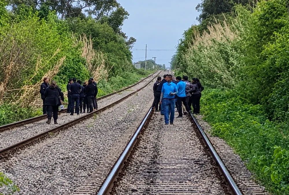 Un joven de 26 años murió arrollado por un tren en el centro de Escobar