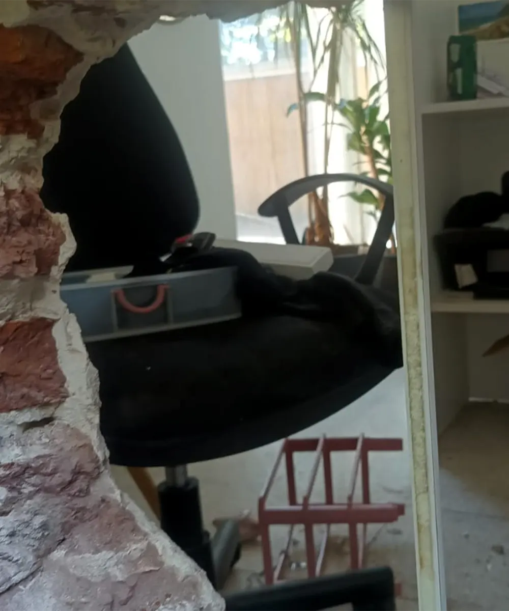 boquete realizado en la pared del local de la joyer&iacute;a