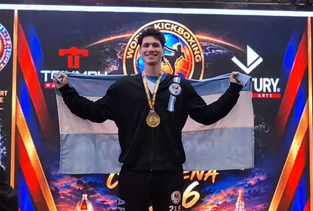 Un escobarense se consagró campeón mundial de kickboxing en Colombia