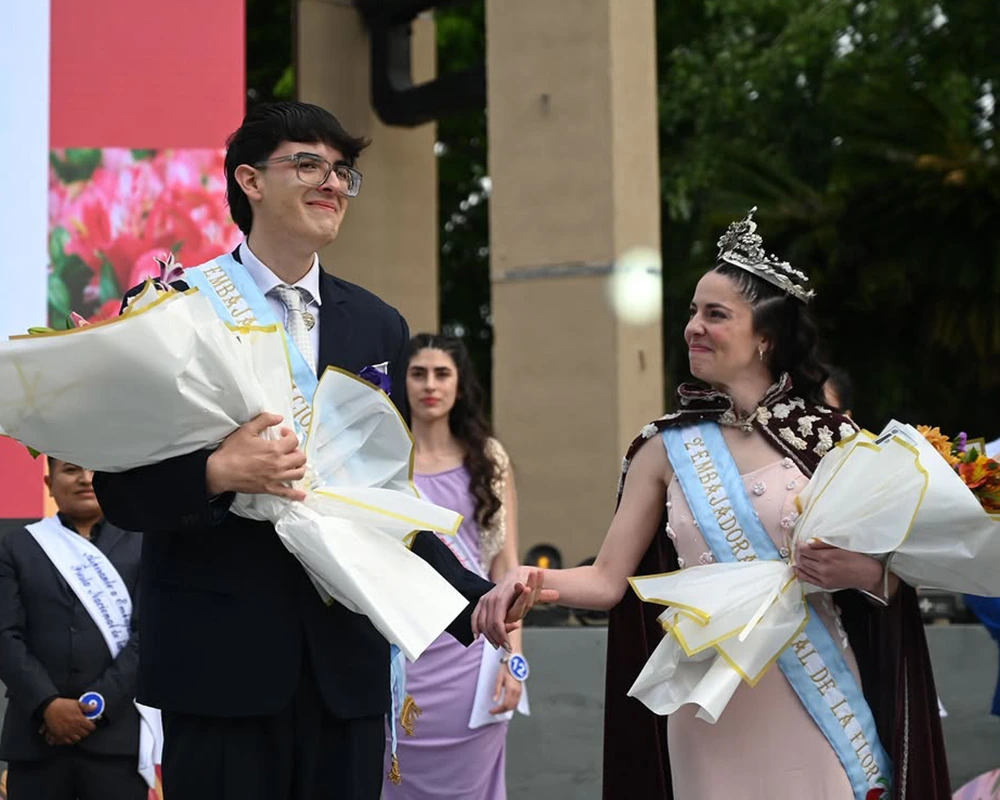 Primera y primer embajador de la Fiesta de la Flor.