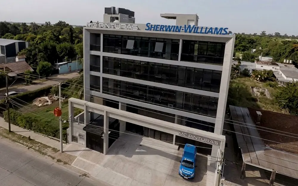 Sherwin Williams desembarcó en Loma Verde con la apertura de un moderno edificio