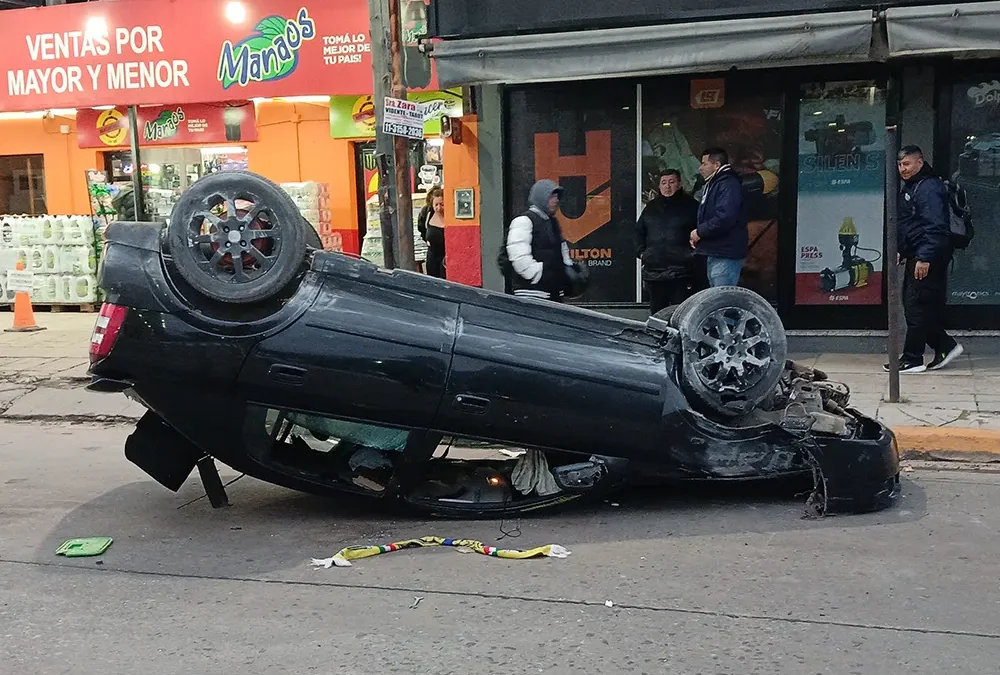 Brutal vuelco en Maschwitz: el conductor murió y dos mujeres sufrieron heridas